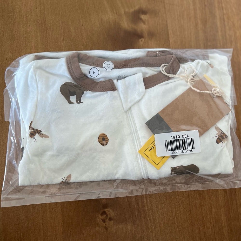 NIB kyte baby honey bear zip romper